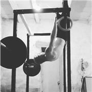 Studente scienze motorie e personal trainer offre lezioni per migliorare la vostra performance, dimagrire e tonificare